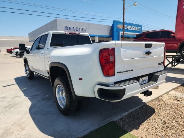 New 2026 Chevrolet Silverado 3500 High Country w/ Technology Package AWD/4WD image 6