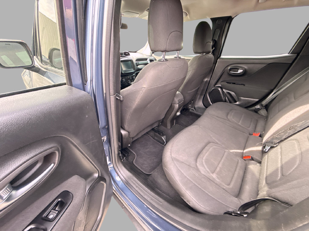 Used 2021 Jeep Renegade Latitude AWD/4WD image 10