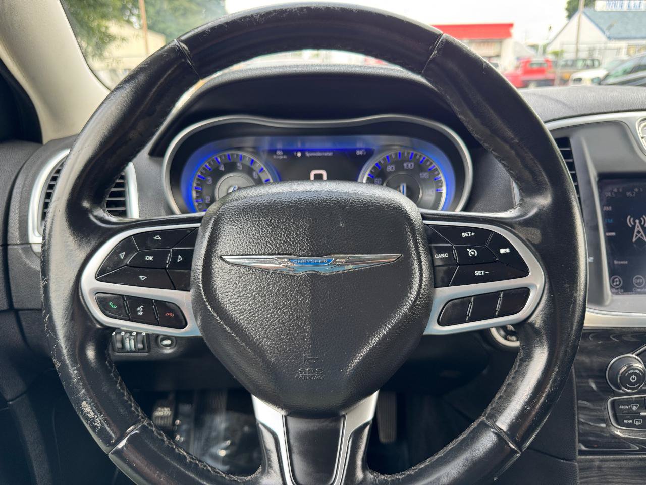 Used 2017 Chrysler 300 Limited RWD image 20
