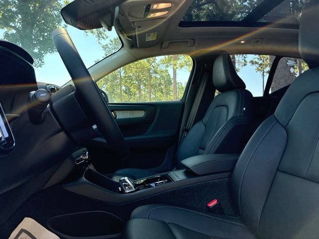New 2026 Volvo XC40 B5 Plus w/ Protection Package Premier AWD/4WD image 22