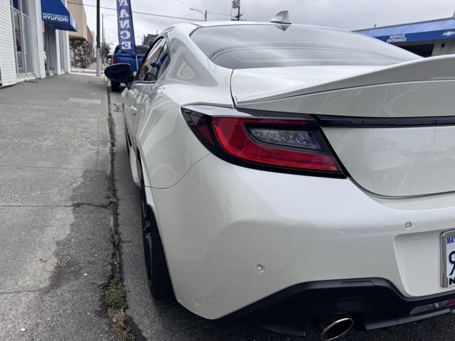 Used 2024 Toyota GR86 Premium image 11