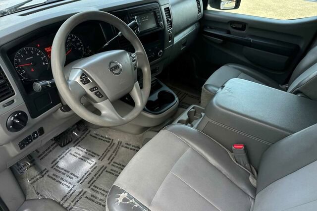 Used 2015 Nissan NV 3500 SV w/ Technology Package image 10