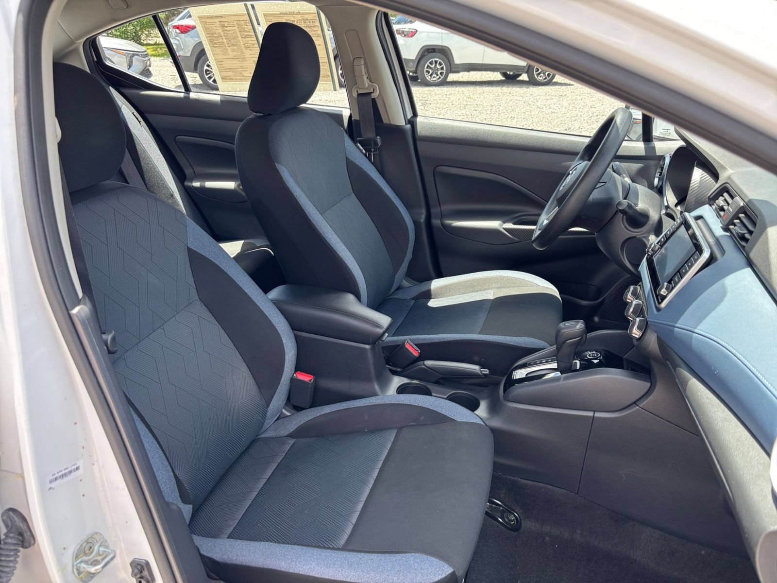 Used 2025 Nissan Versa SV FWD image 34