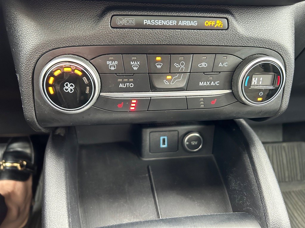 Used 2020 Ford Escape SE image 26