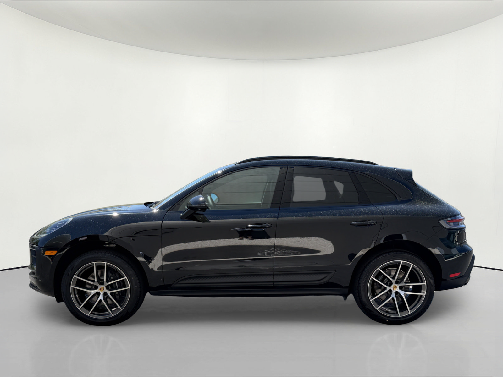 New 2026 Porsche Macan AWD/4WD image 2