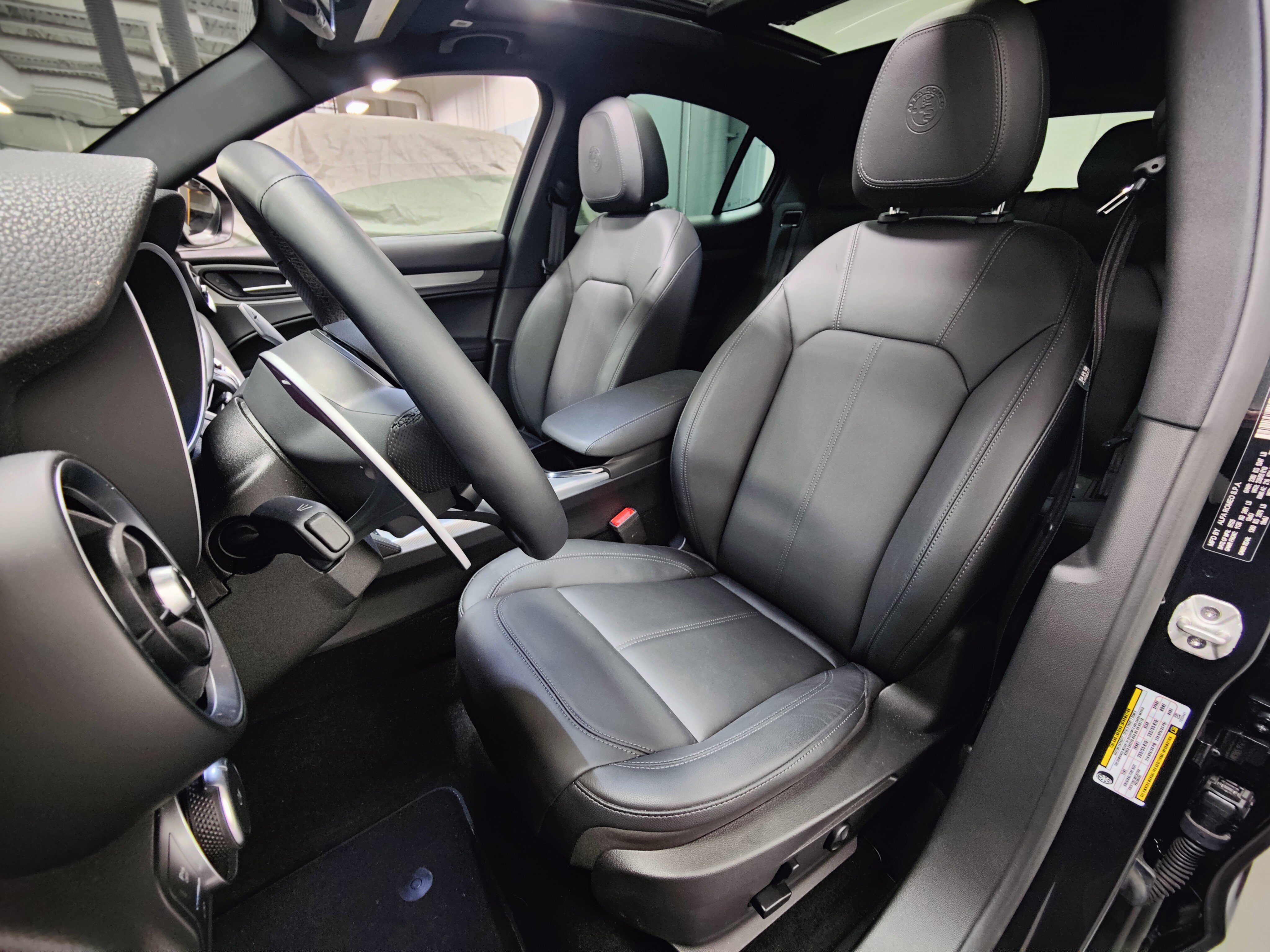 New 2025 Alfa Romeo Stelvio Sprint image 11