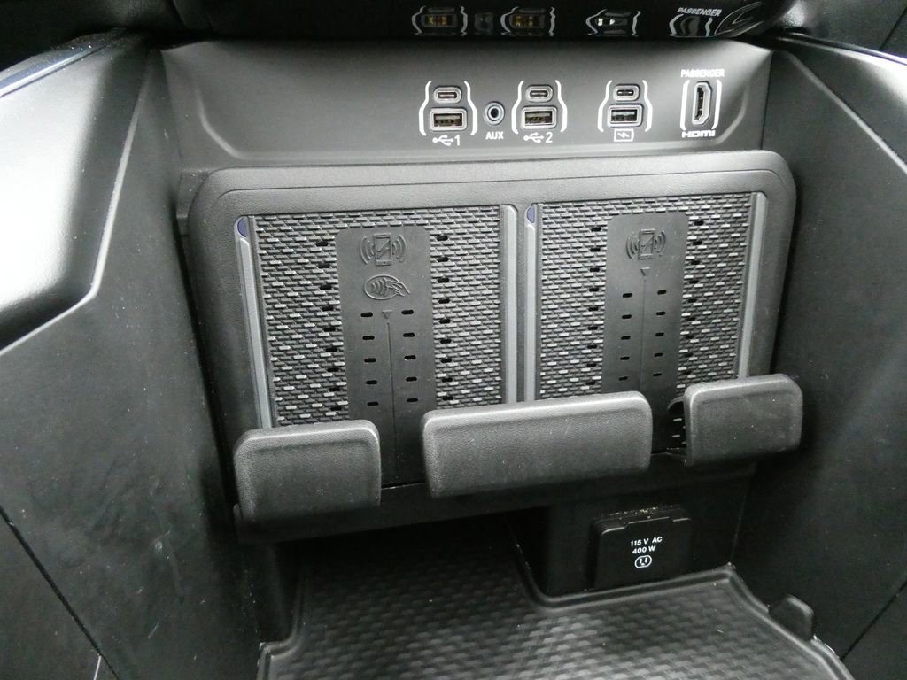 Used 2025 RAM 1500 Laramie w/ Night Edition AWD/4WD image 33