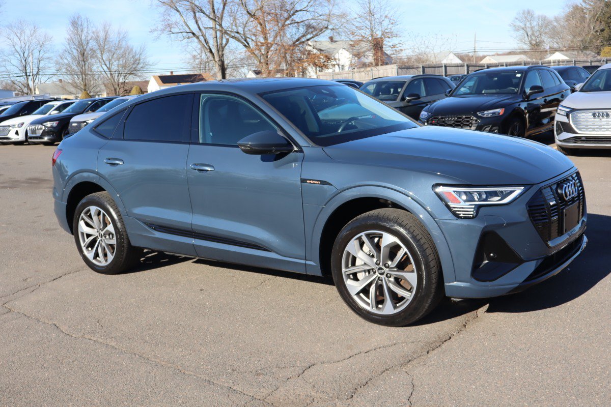 Used 2021 Audi e-tron Premium w/ Black Optic Package image 4