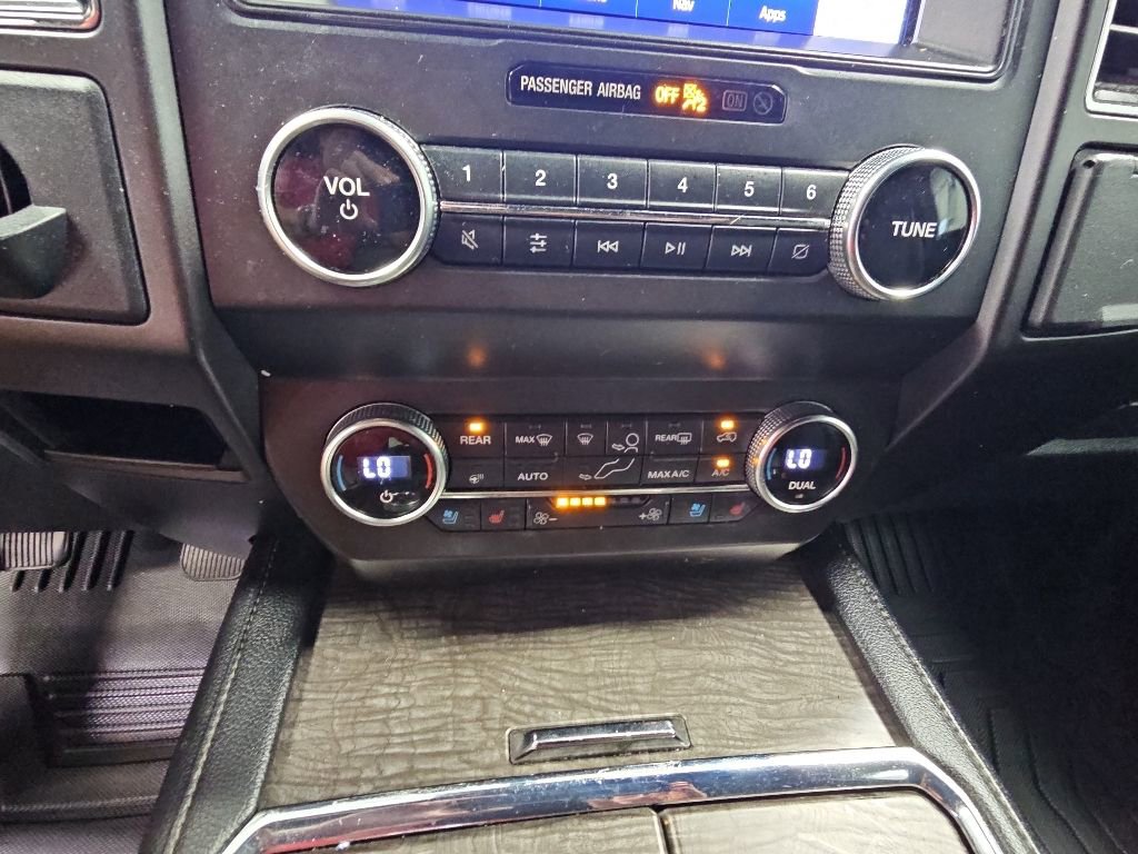 Used 2020 Ford Expedition Max Limited RWD image 22