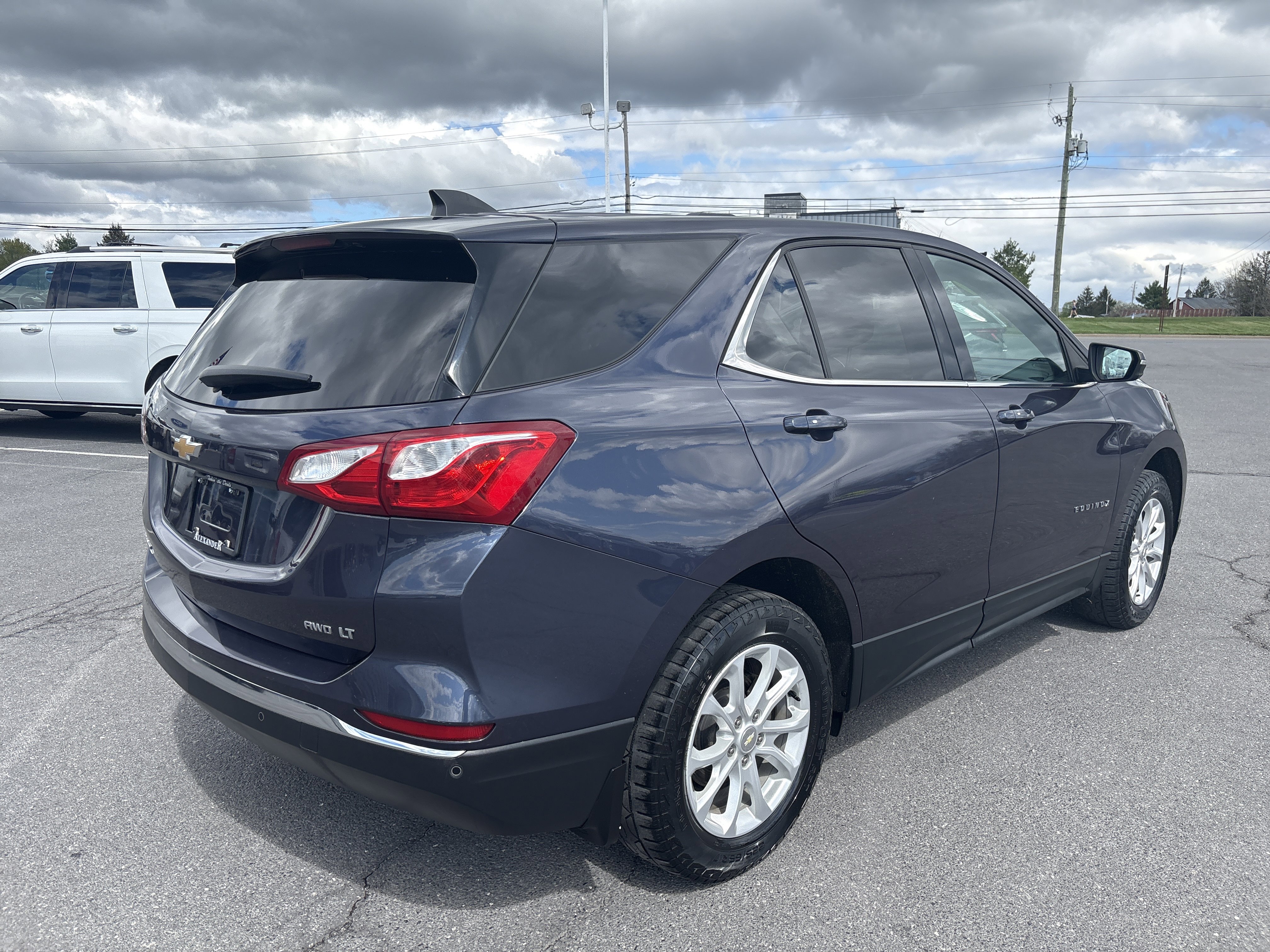 Used 2019 Chevrolet Equinox LT AWD/4WD image 16