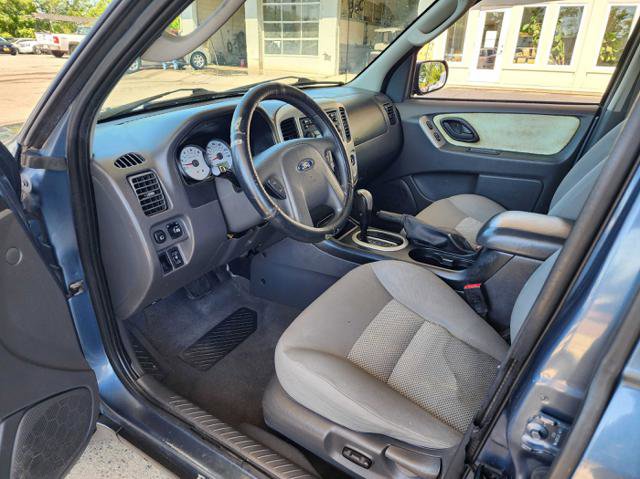 Used 2005 Ford Escape XLT AWD/4WD image 10