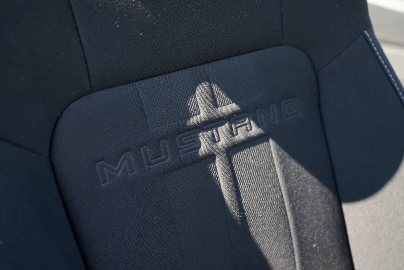 Used 2021 Ford Mustang Convertible RWD image 39