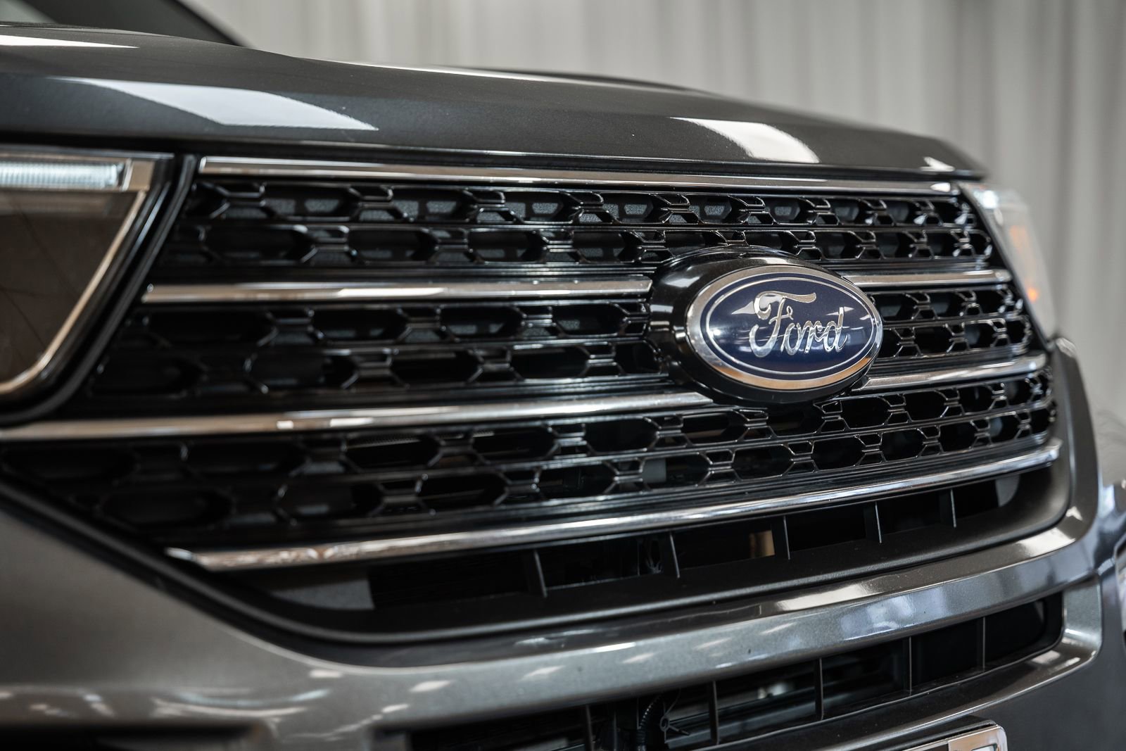 Certified 2020 Ford Explorer XLT w/ Equipment Group 202A image 15