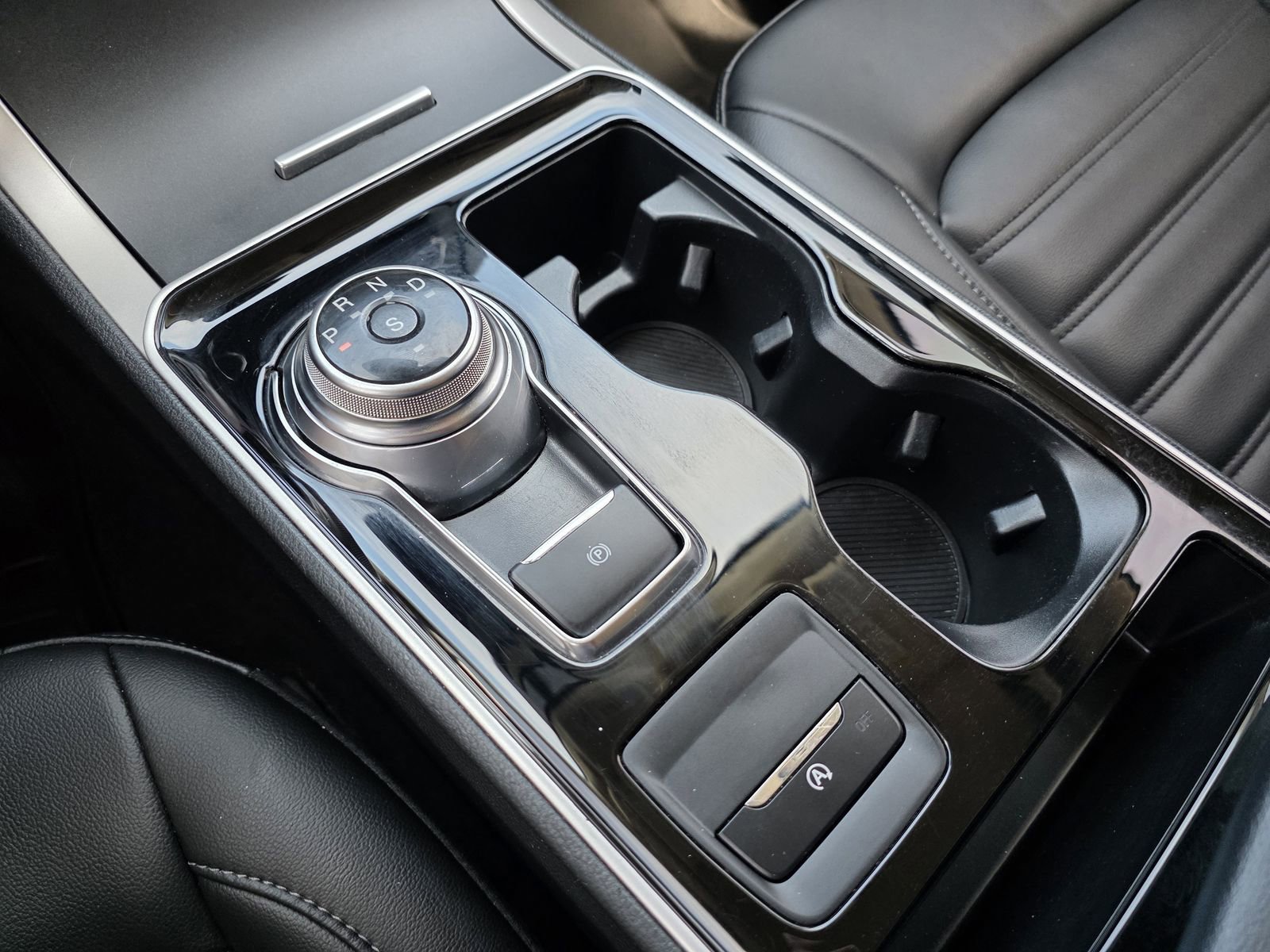 Used 2020 Ford Edge SEL w/ Convenience Package image 25