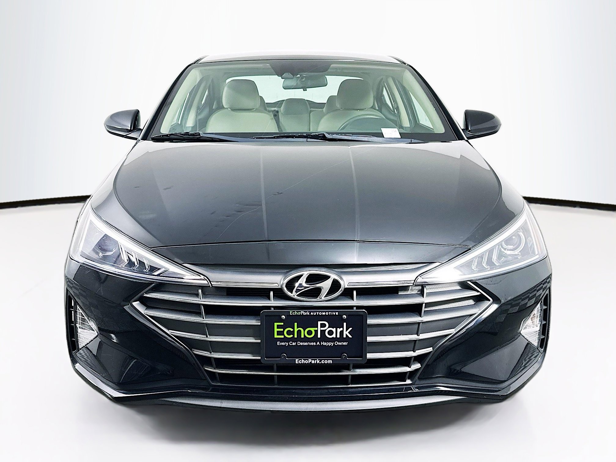Used 2020 Hyundai Elantra SE image 2