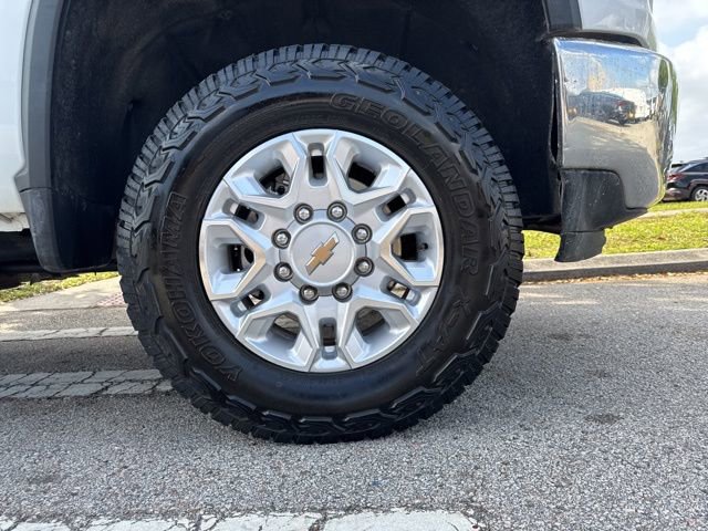 Used 2021 Chevrolet Silverado 2500 LT w/ Z71 Off-Road Package image 9