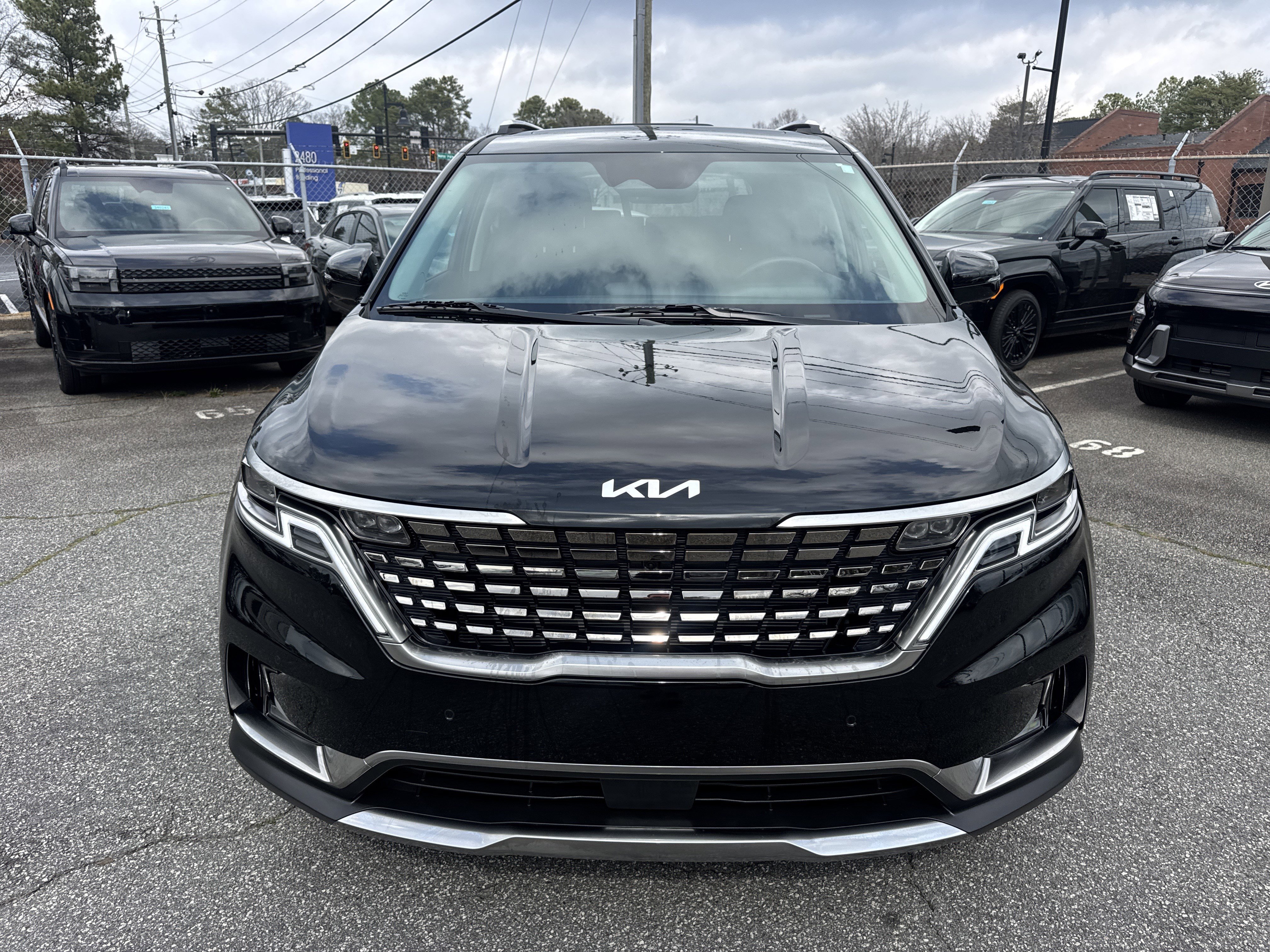 Certified 2024 Kia Carnival SX Prestige image 2