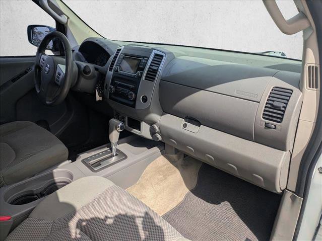 Used 2015 Nissan Frontier SV image 18