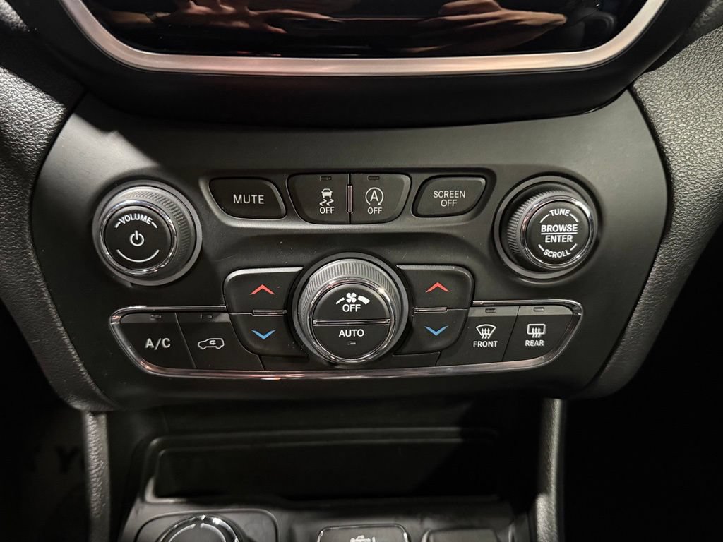 Certified 2020 Jeep Cherokee Limited AWD/4WD image 18