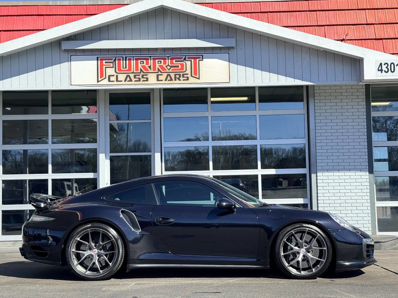 Used 2015 Porsche 911 Turbo S image 2