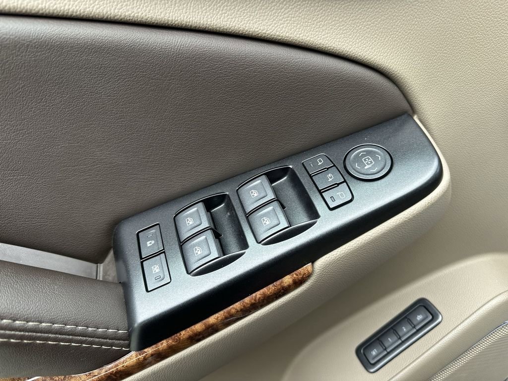 Used 2020 Chevrolet Tahoe Premier w/ Premier 6.2L Value Package image 13