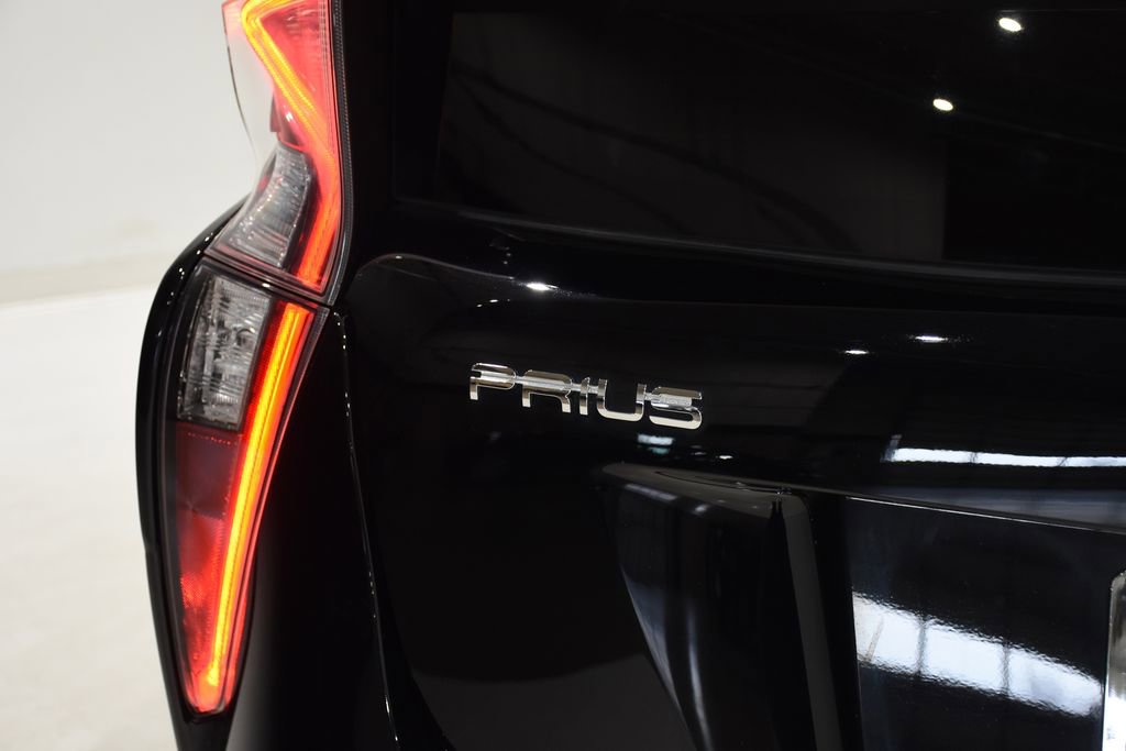 Used 2016 Toyota Prius Four image 28