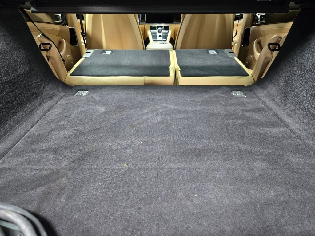 Used 2018 Porsche Panamera 4 image 43