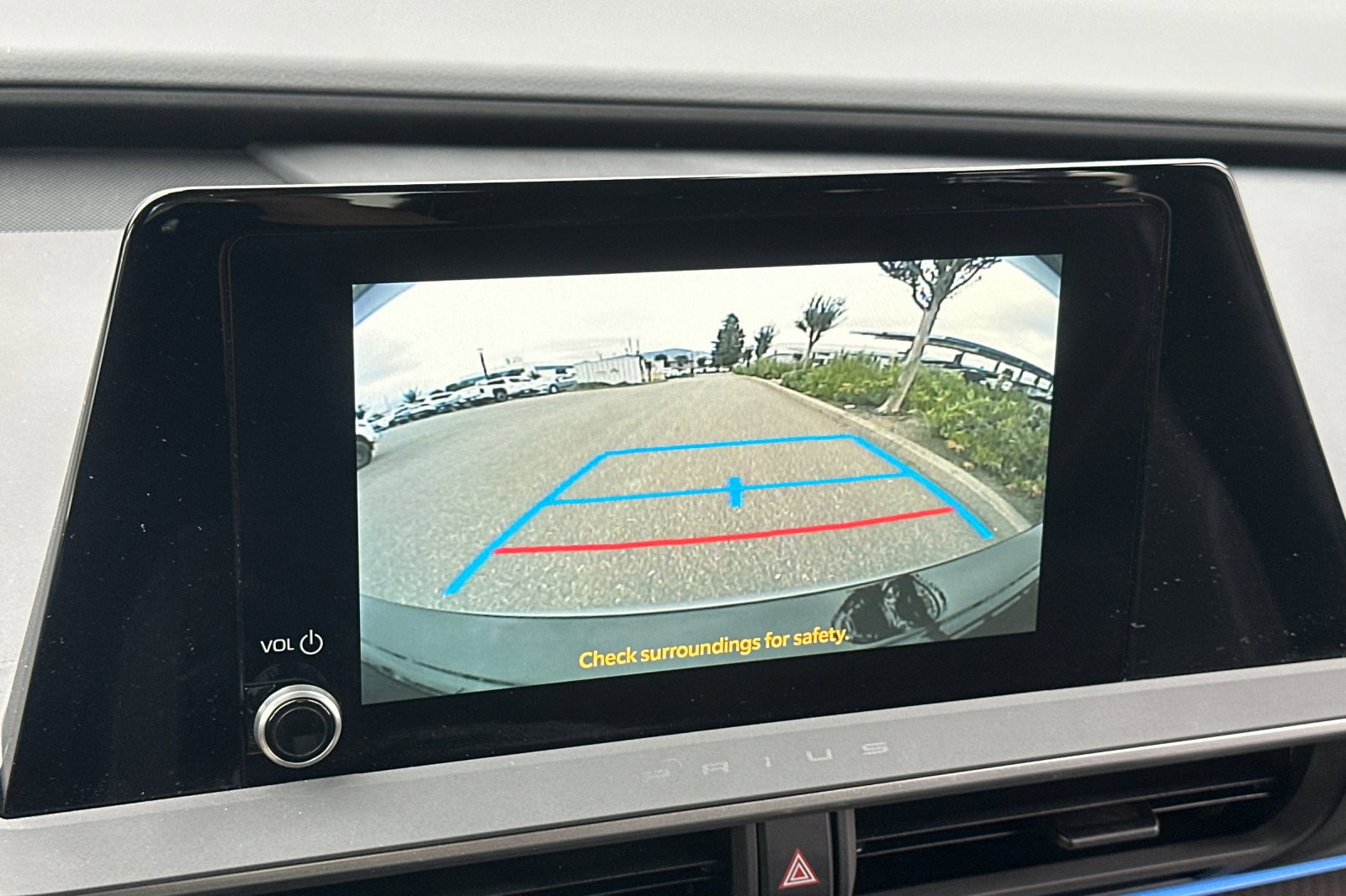 Used 2024 Toyota Prius LE image 19