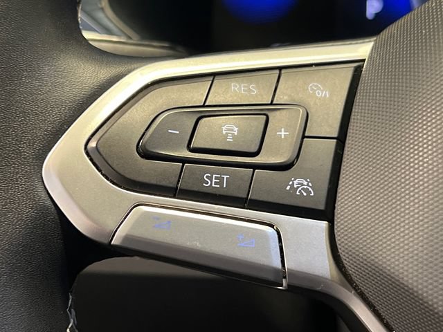 Certified 2023 Volkswagen Taos SE FWD image 20