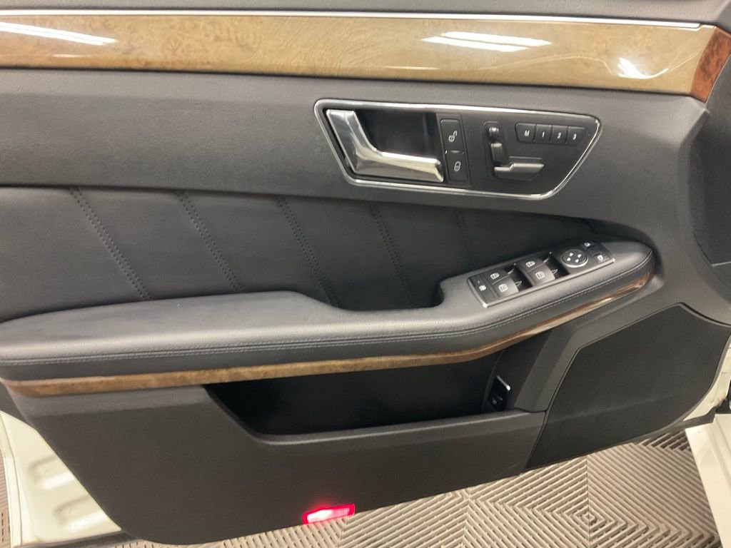 Used 2011 Mercedes-Benz E 350 4MATIC Sedan image 15