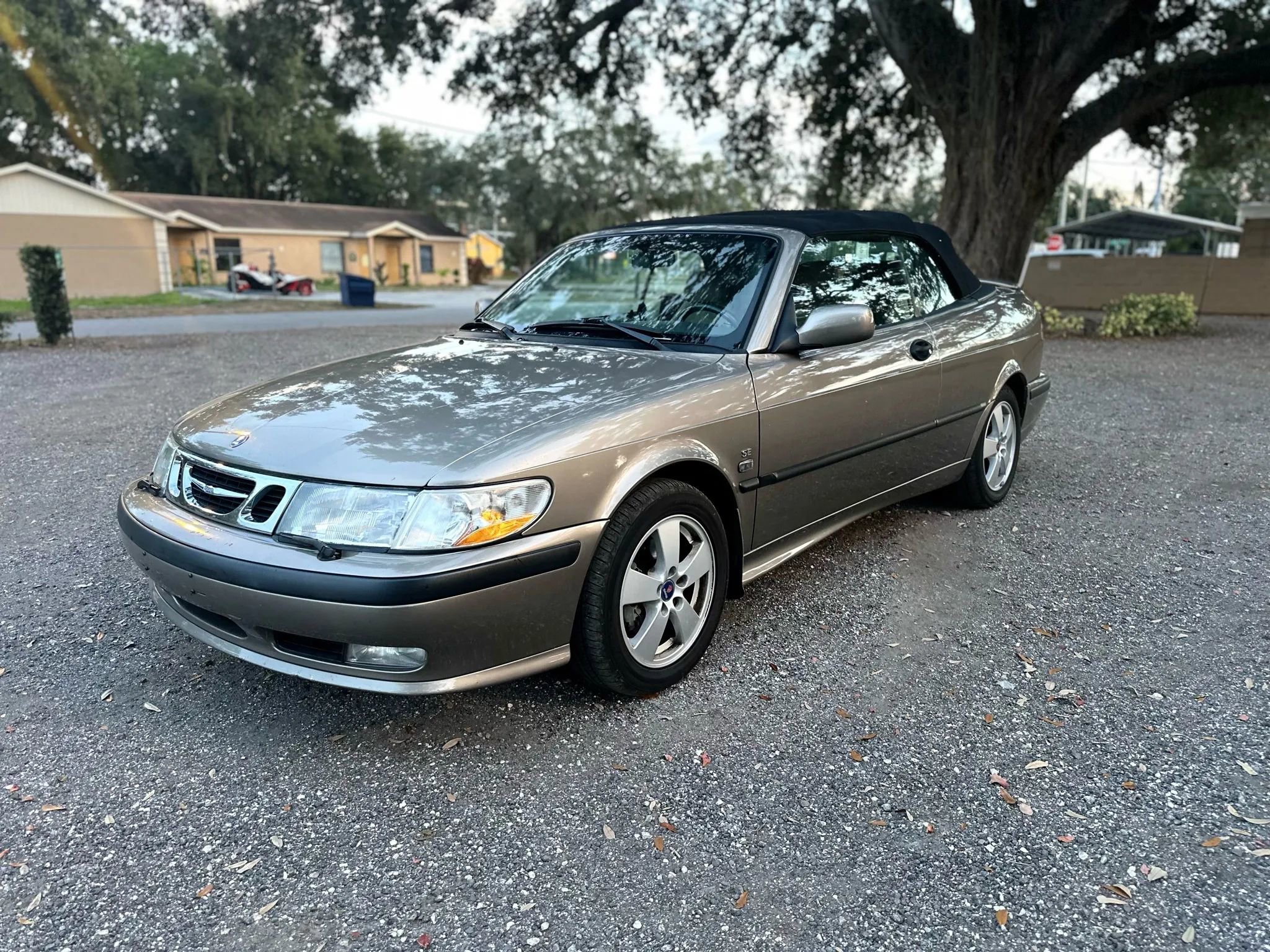 Used 2002 Saab 9-3 SE FWD image 1
