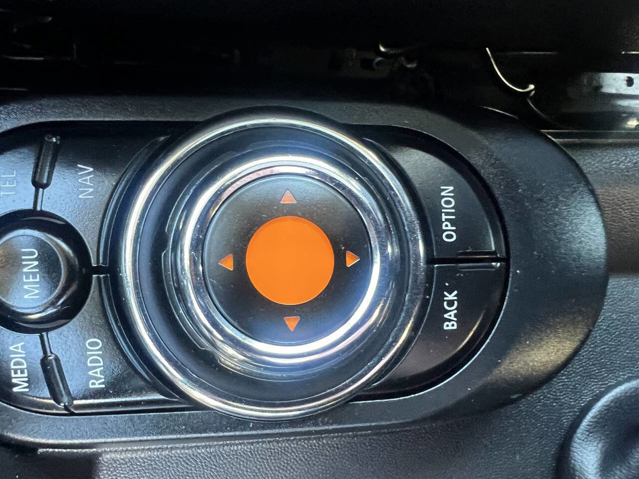 Used 2015 MINI Cooper 4-Door Hardtop image 11