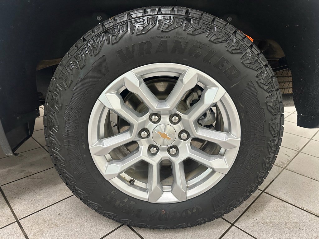 Used 2025 Chevrolet Silverado 1500 LT image 19