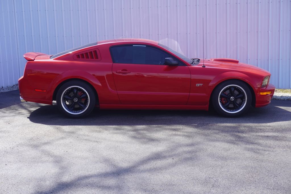 Used 2007 Ford Mustang GT Premium RWD image 2