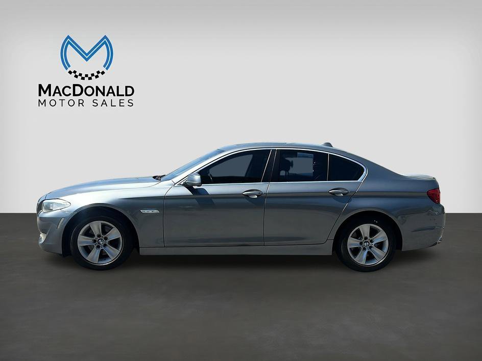 Used 2011 BMW 528i Sedan RWD image 4