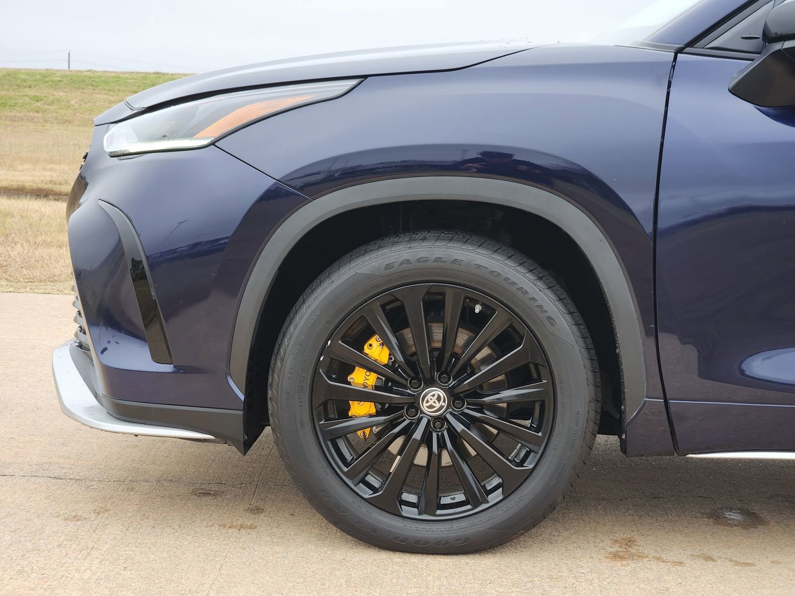 Used 2023 Toyota Highlander XSE image 13