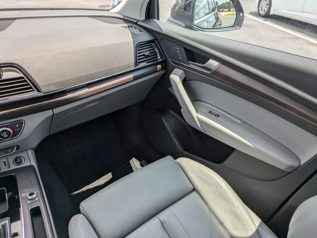 Used 2022 Audi Q5 e Premium AWD/4WD image 18