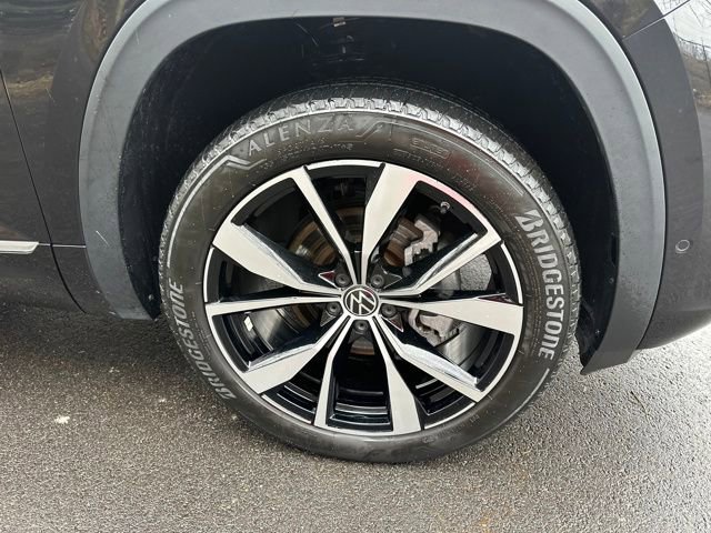 Used 2024 Volkswagen Atlas SEL Premium R-Line image 13