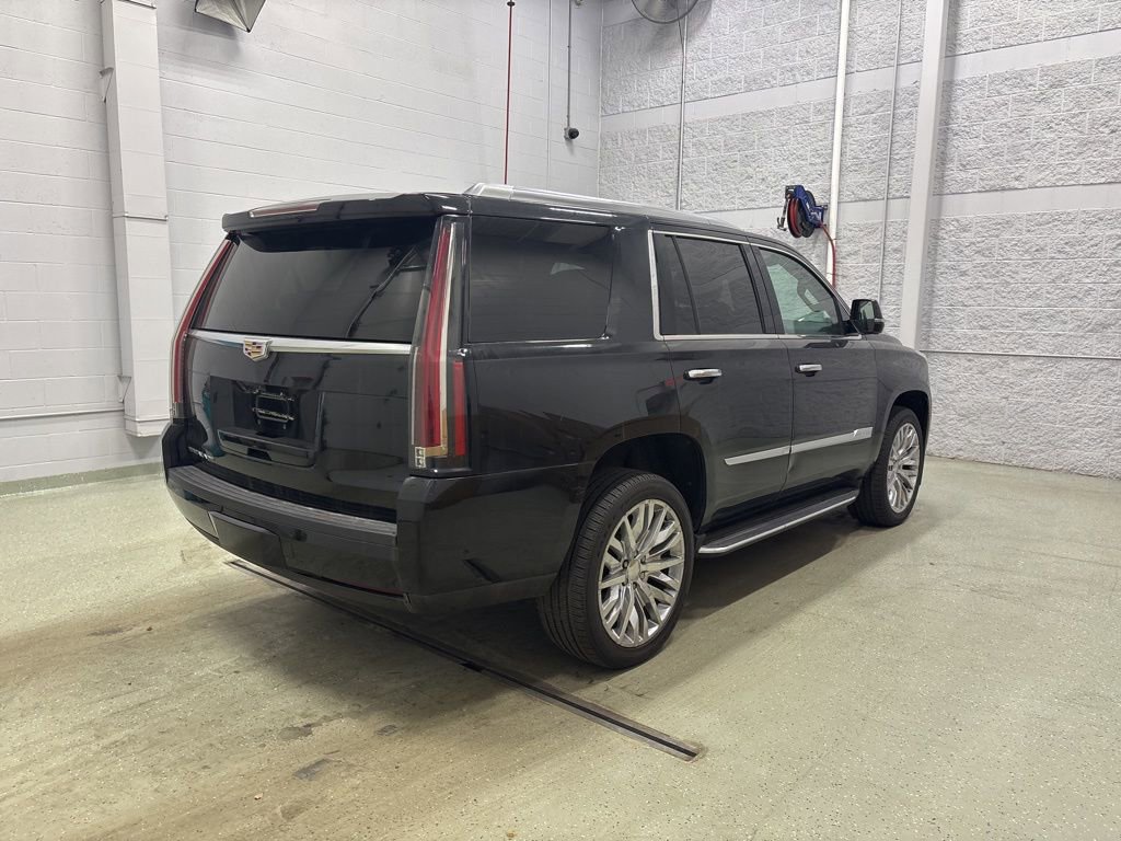 Used 2020 Cadillac Escalade Premium Luxury image 3