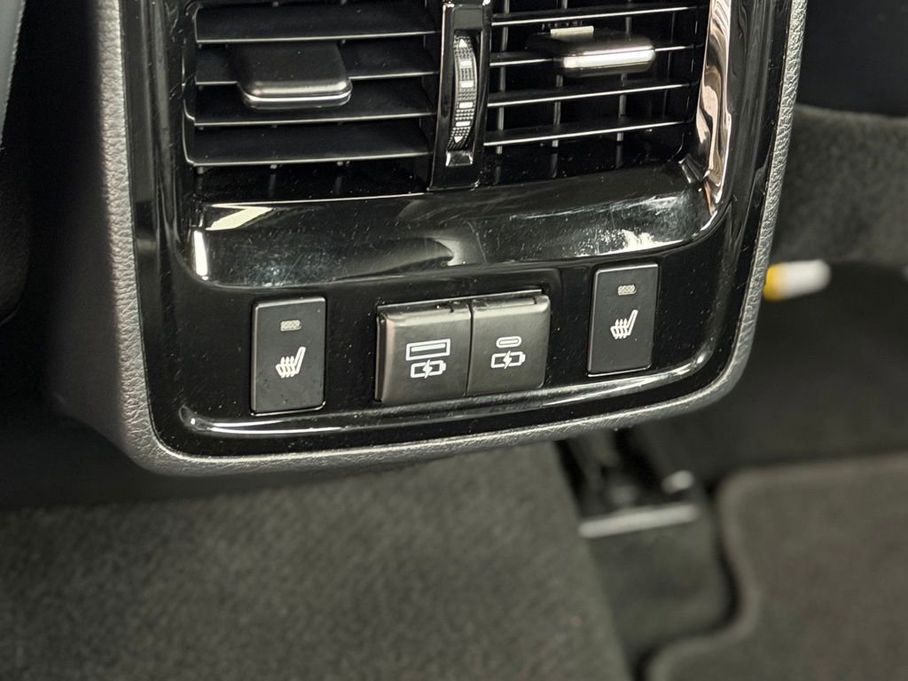 Used 2022 Toyota Avalon Limited w/ Advanced Safety Package FWD image 8