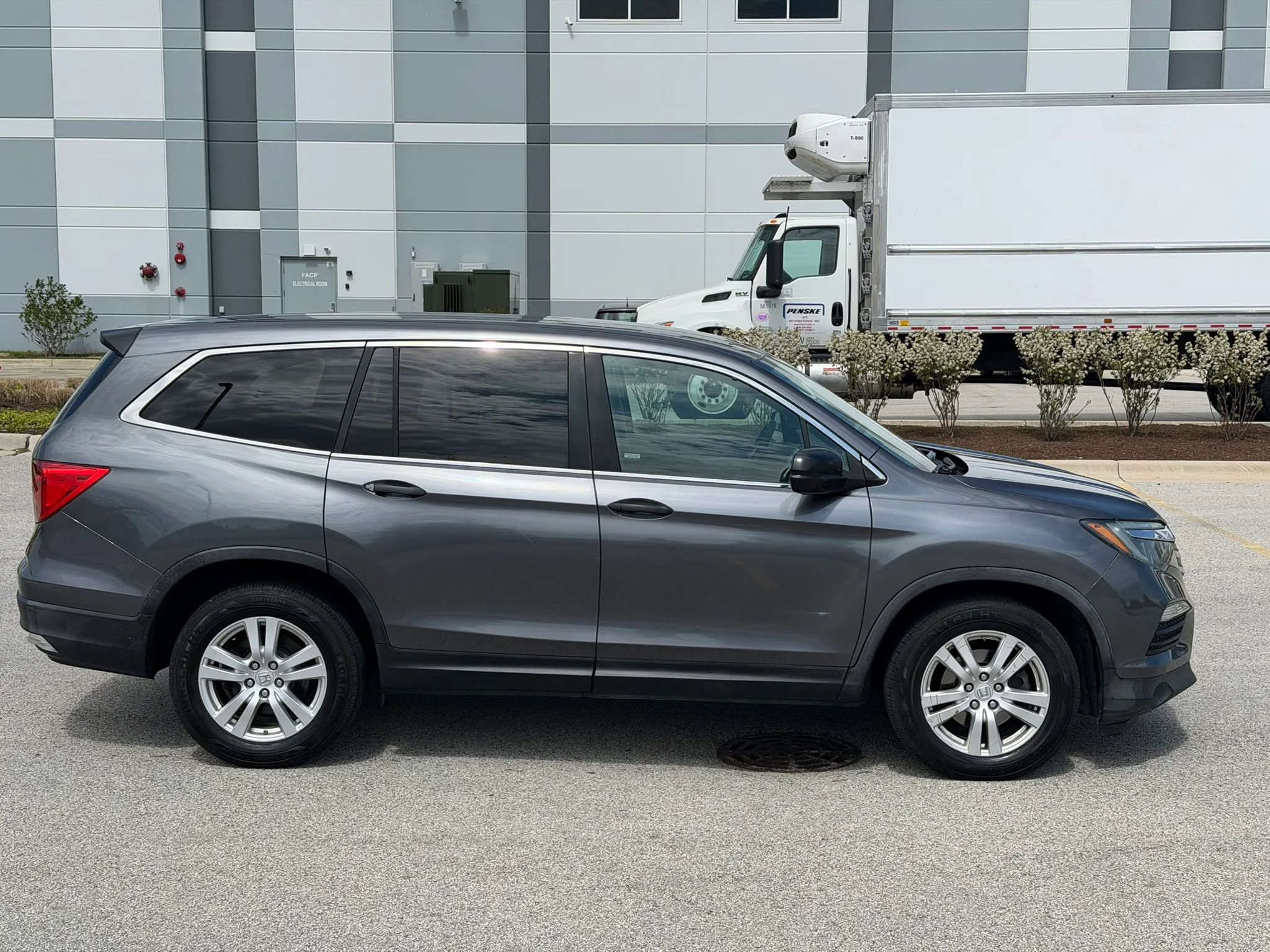 Used 2016 Honda Pilot LX image 4