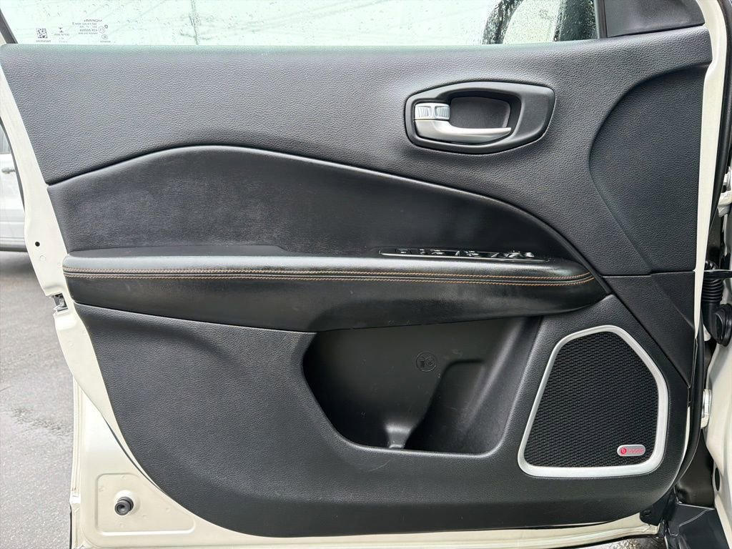 Used 2018 Jeep Compass Limited w/ Navigation Group image 29