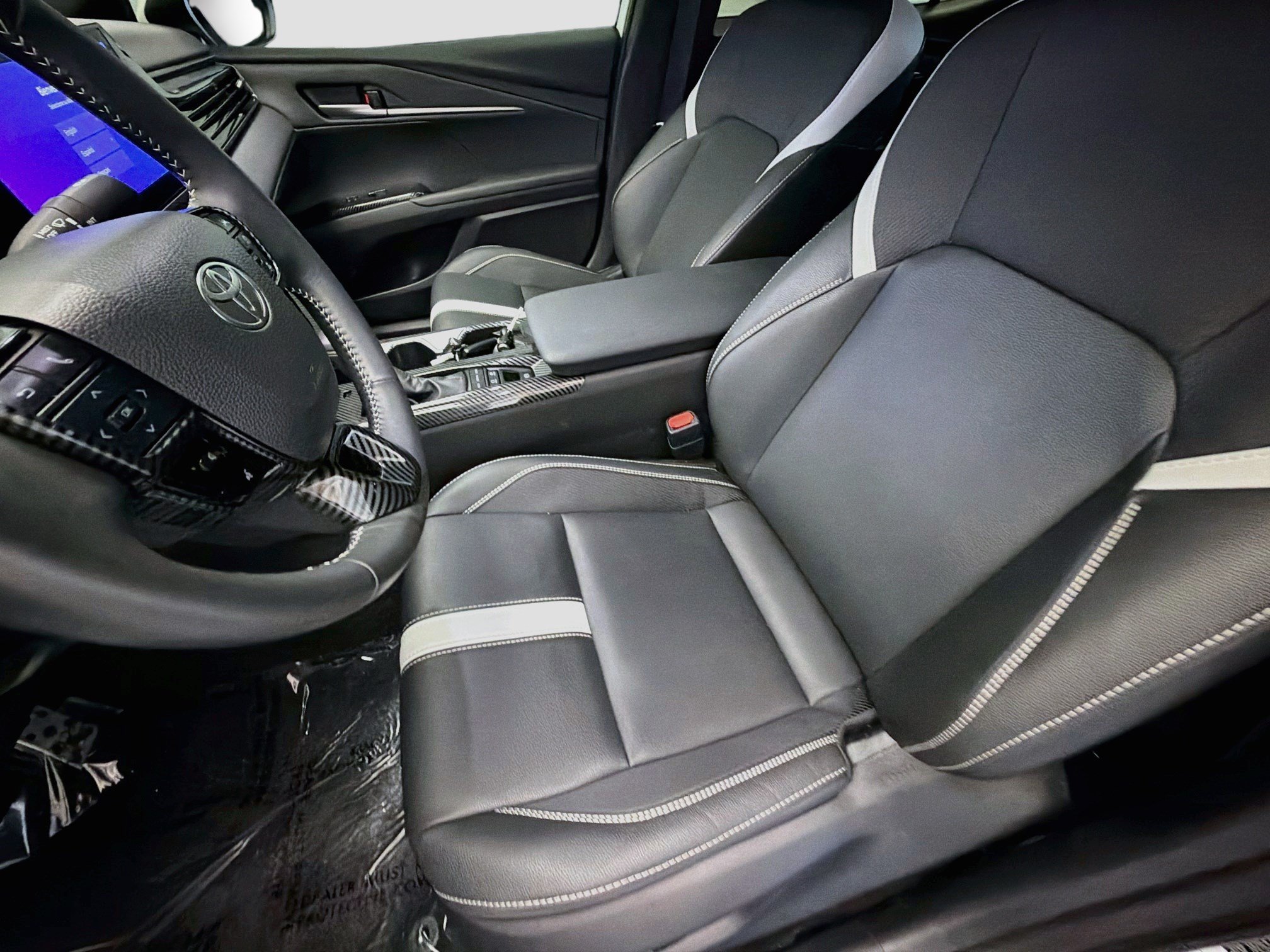 Used 2025 Toyota Camry SE w/ Multimedia Upgrade Package FWD image 11