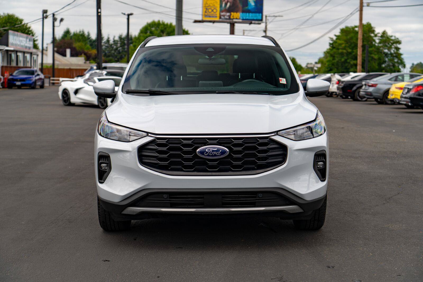 Used 2025 Ford Escape ST-Line Select AWD/4WD image 3