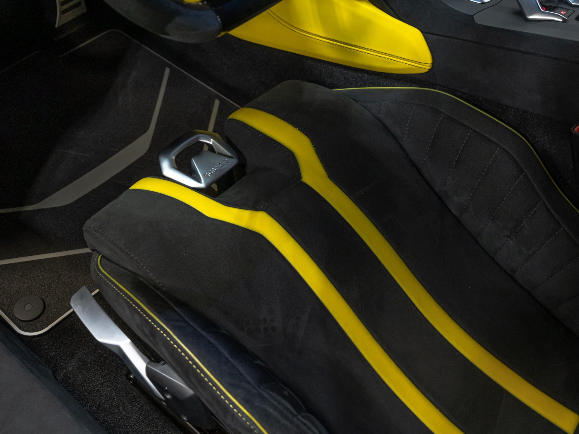 Used 2022 Lamborghini Huracan STO RWD image 46