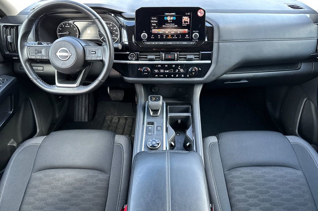 Used 2024 Nissan Pathfinder SV AWD/4WD image 13