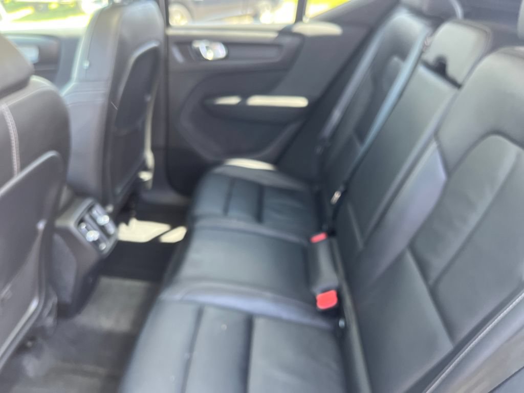 Used 2023 Volvo XC40 B5 Plus AWD/4WD image 25