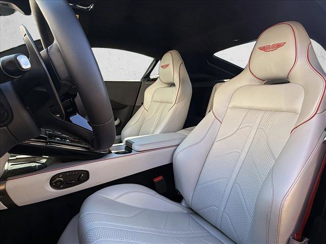 Used 2025 Aston Martin V8 Vantage Coupe image 15