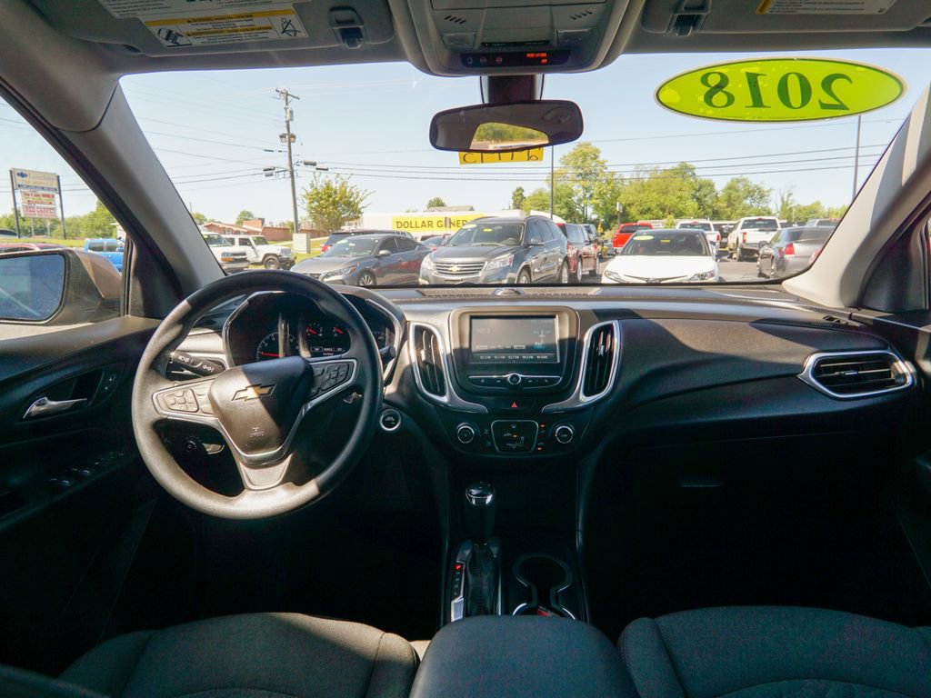 Used 2018 Chevrolet Equinox LT FWD image 13