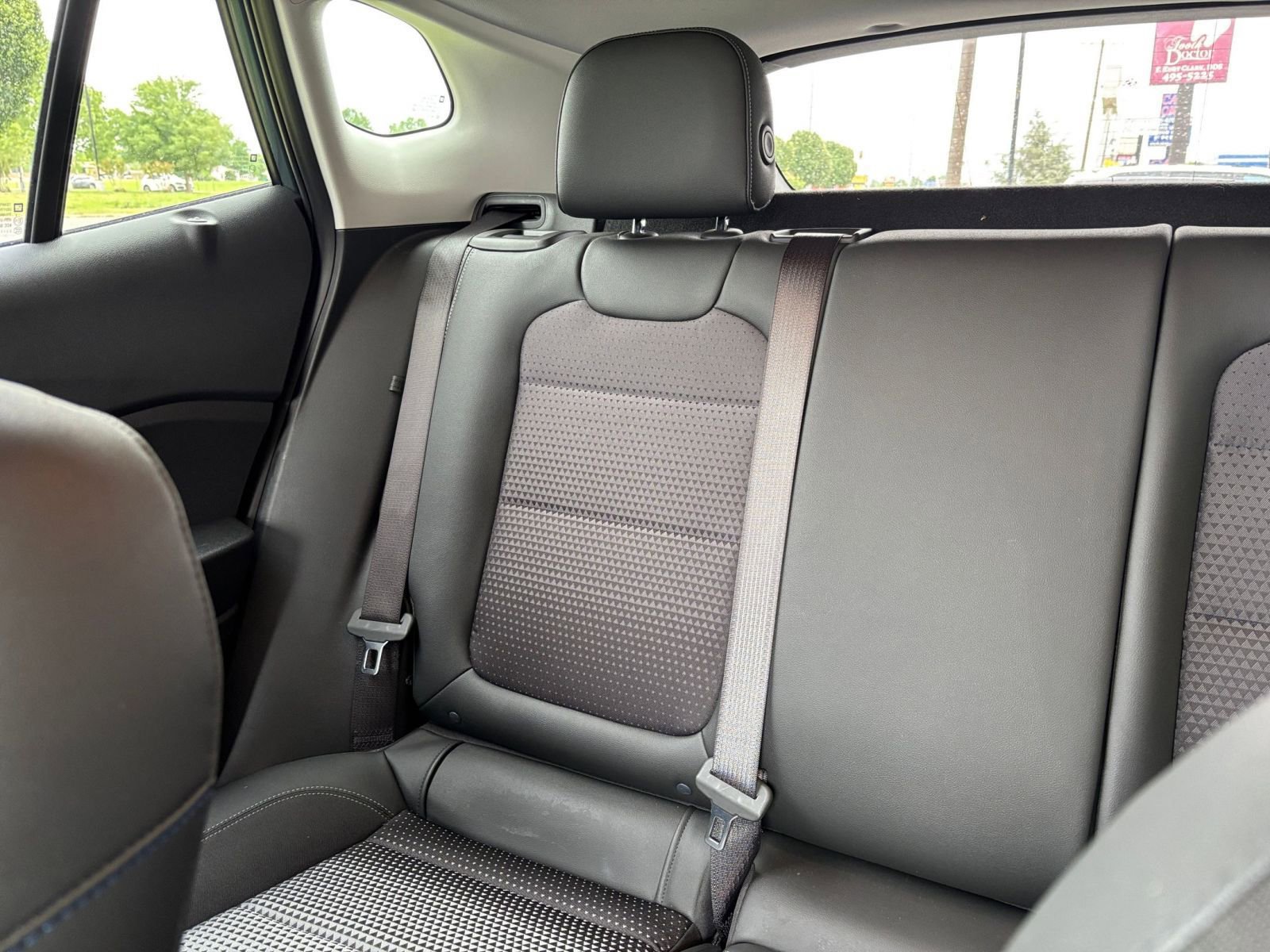 Used 2025 Chevrolet Trax LT w/ LT Convenience Package FWD image 38